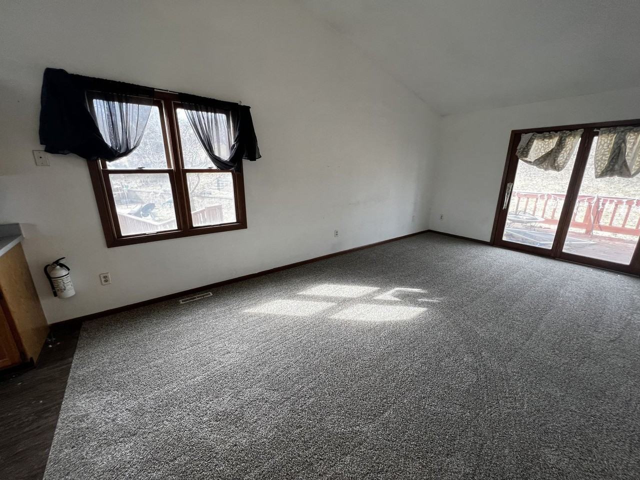 1017 Cambria Ct - Photo 3 of 23
