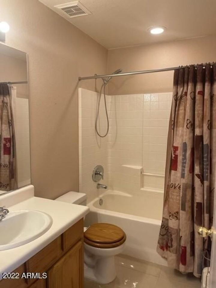 4911 W Wahalla Ln - Photo 3 of 10