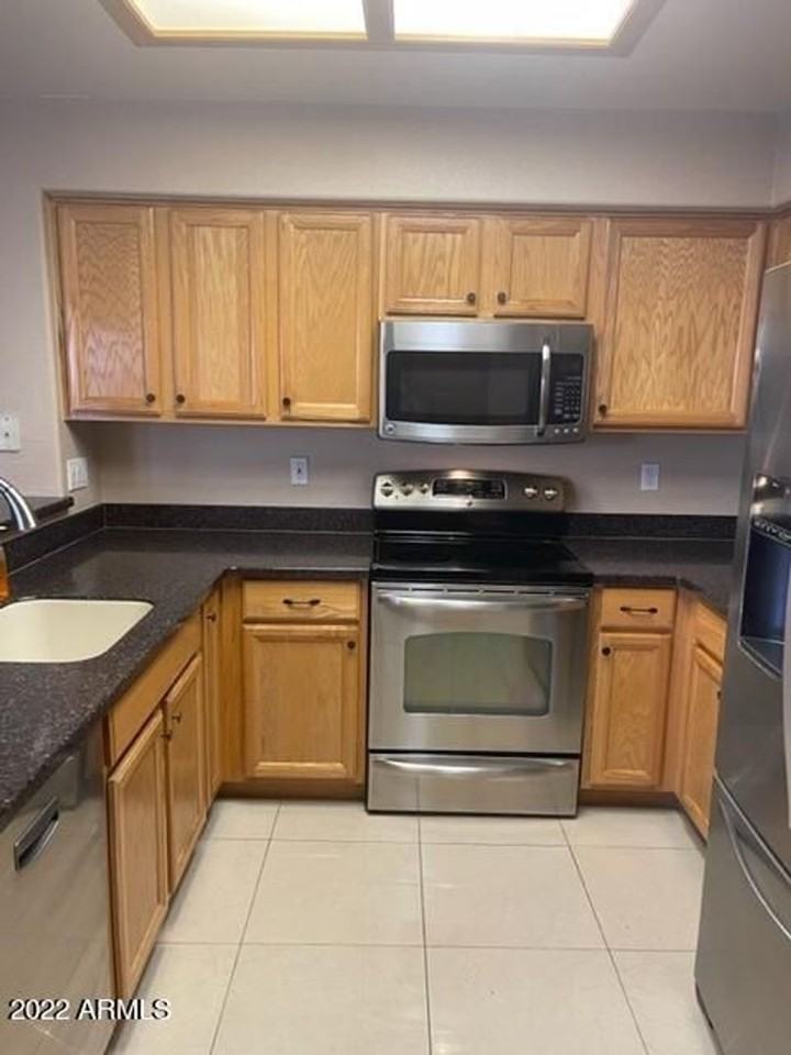 4911 W Wahalla Ln - Photo 7 of 10