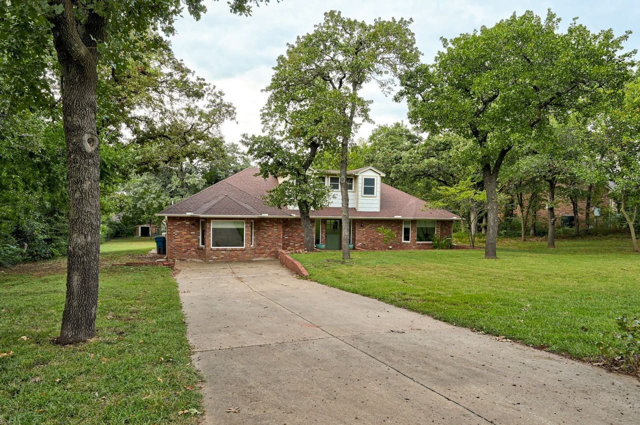 2429 Cedar Oak Dr - Photo 2 of 50
