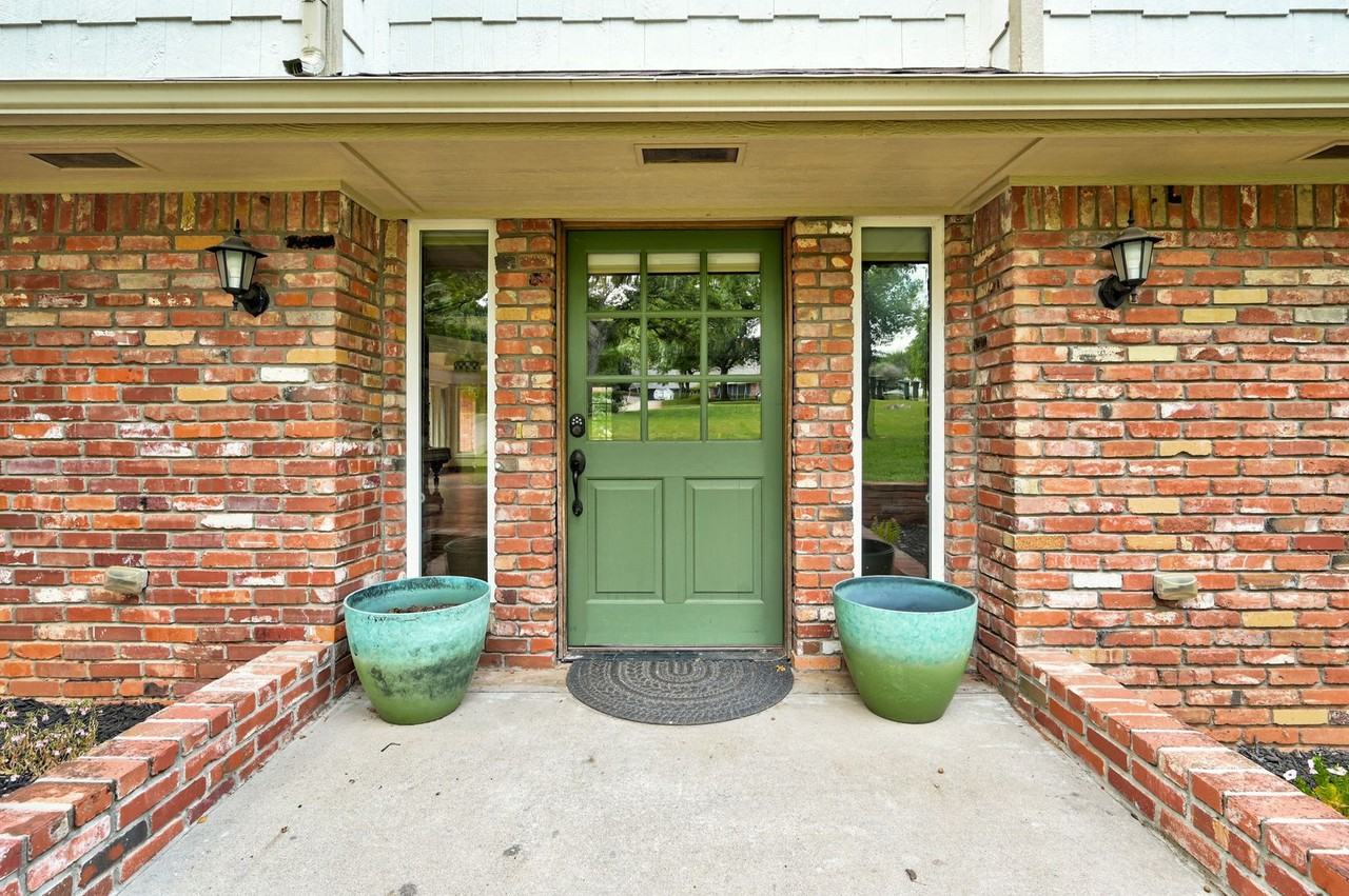 2429 Cedar Oak Dr - Photo 7 of 50