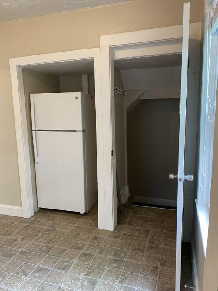 2318 6th Street Ct - Photo 3 of 9