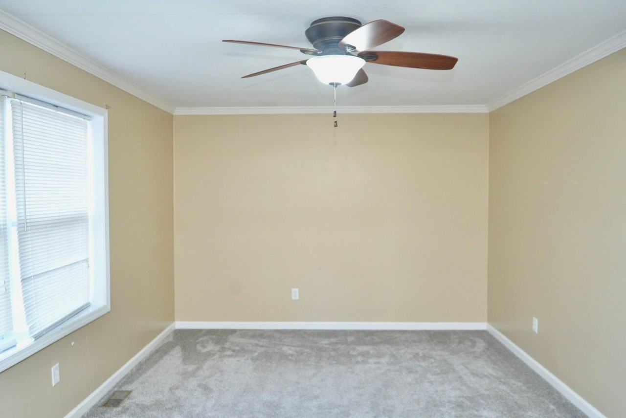 2427 Lindsay Rd - Photo 2 of 17