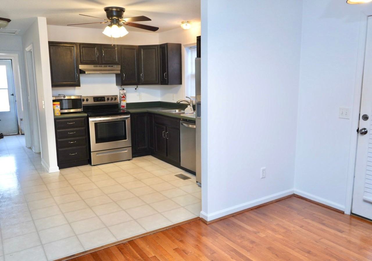 2427 Lindsay Rd - Photo 3 of 17