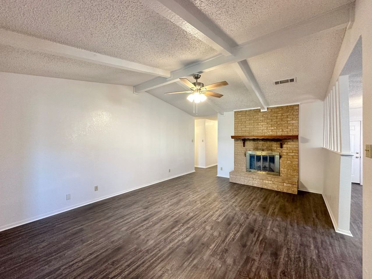 1501 Farhills Dr - Photo 6 of 42