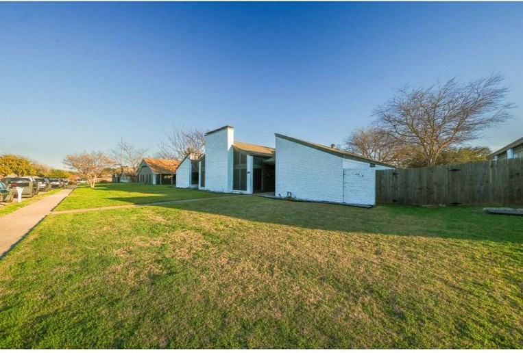 2122 Trellis Pl - Photo 2 of 24