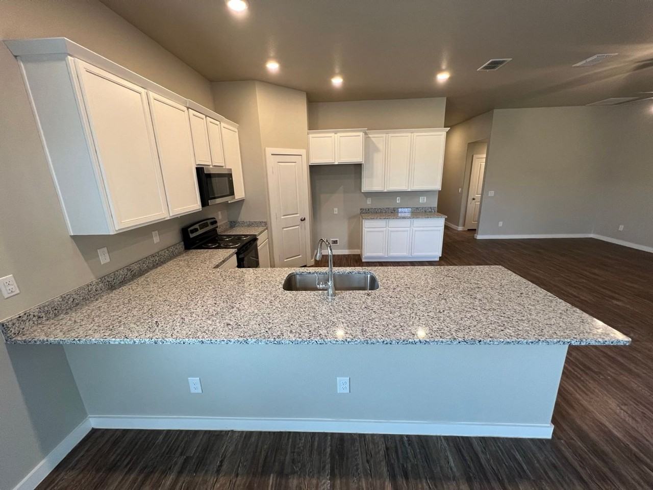 1918 Kirksey Ave - Photo 6 of 32