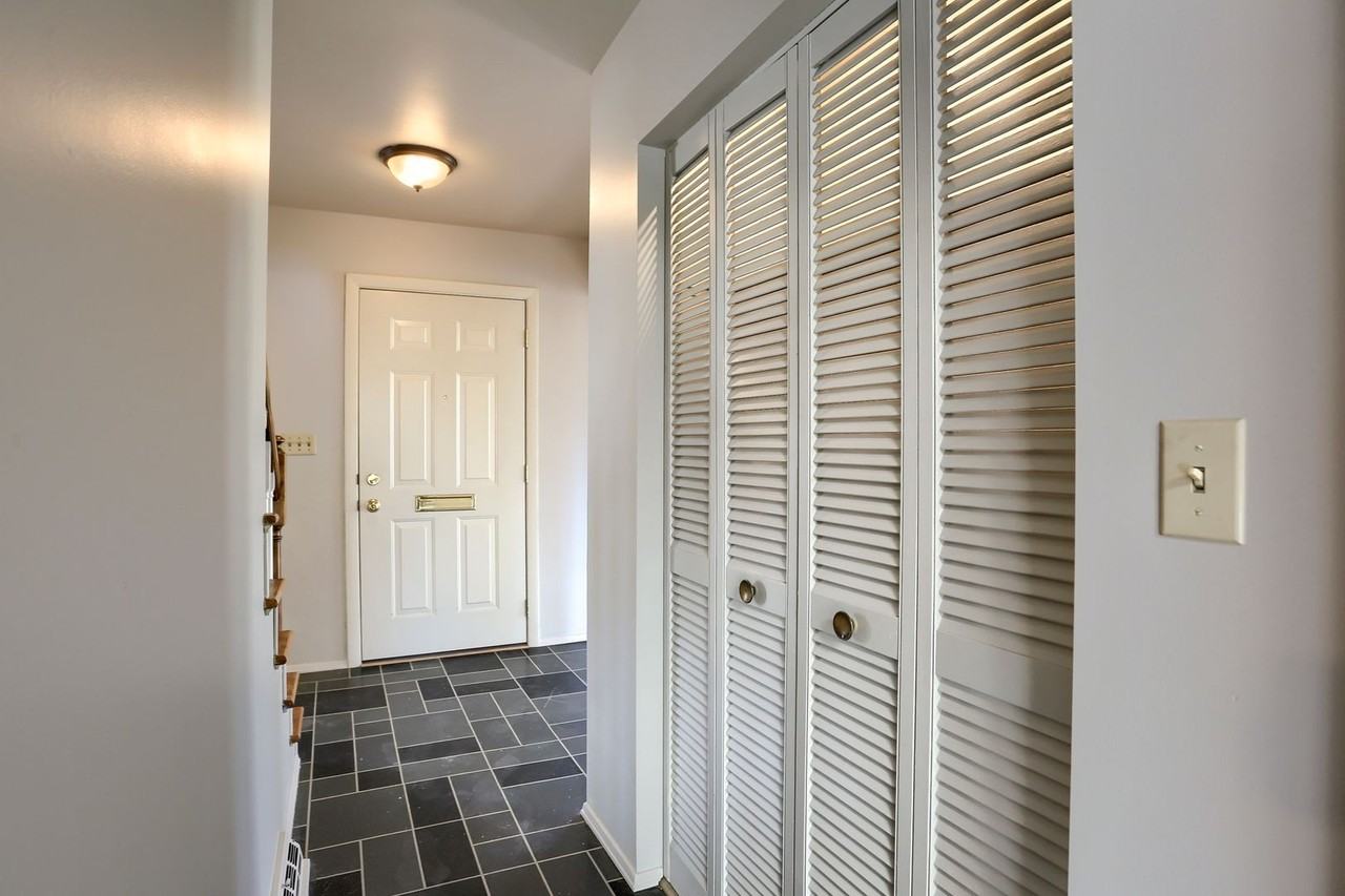 332 Deerfield Rd - Photo 3 of 28