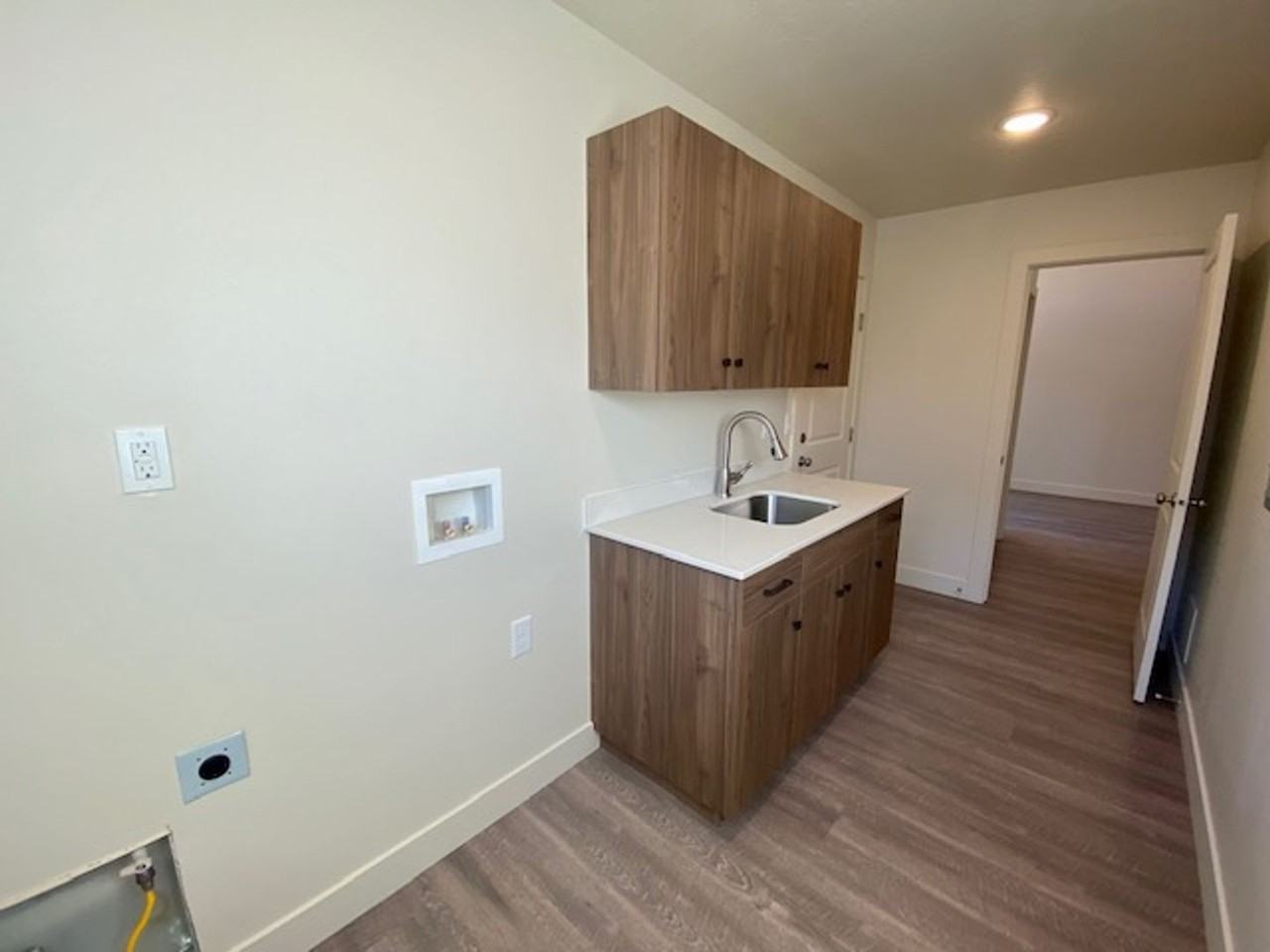939 S 25 W - Photo 6 of 36