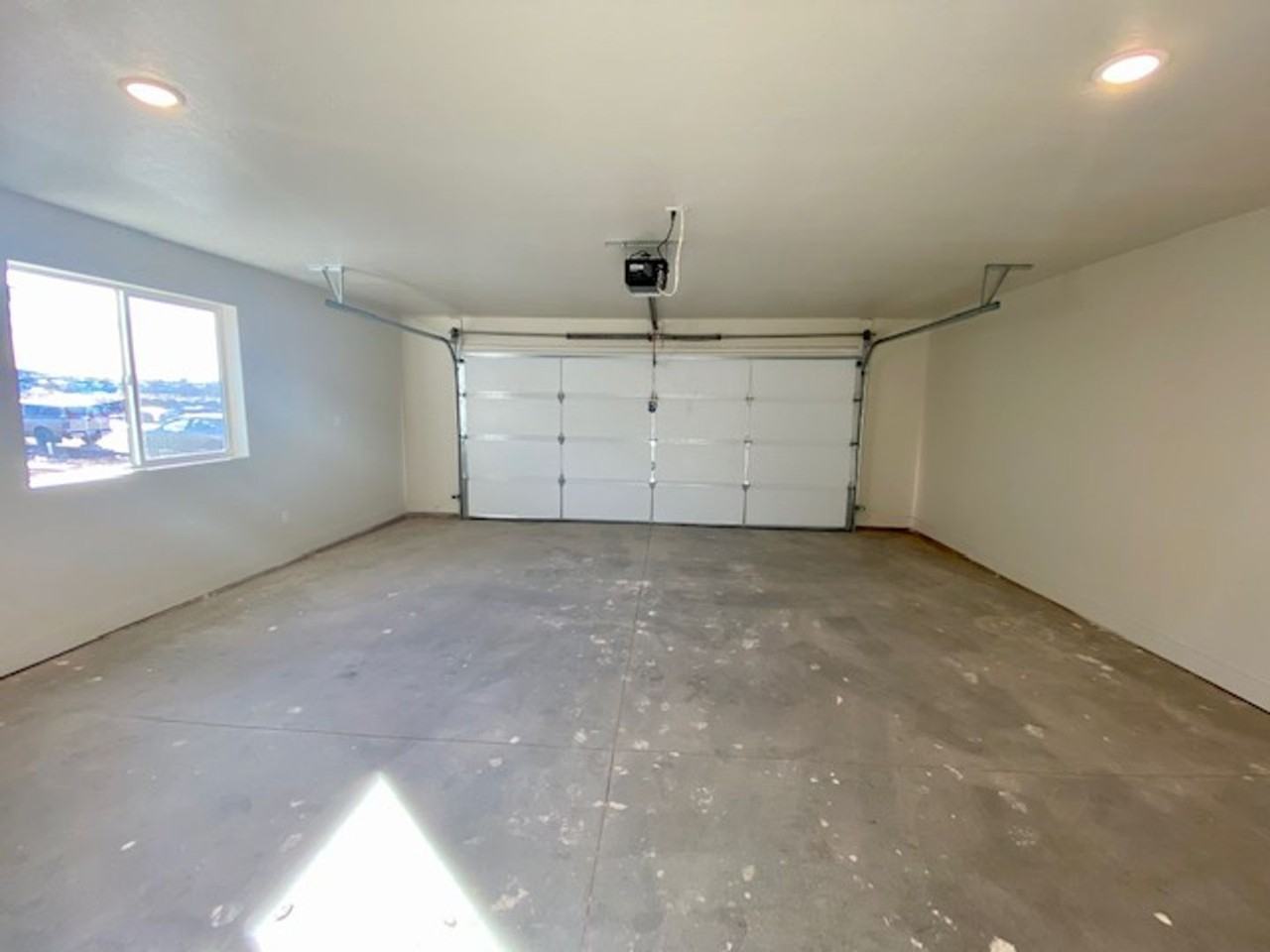 939 S 25 W - Photo 7 of 36