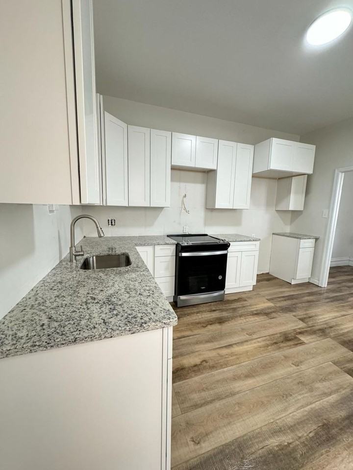 1607 Perkiomen Ave - Photo 3 of 22
