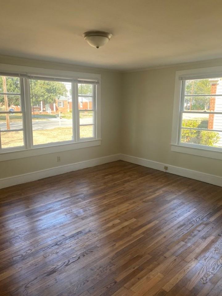 1213 Washington St - Photo 3 of 18