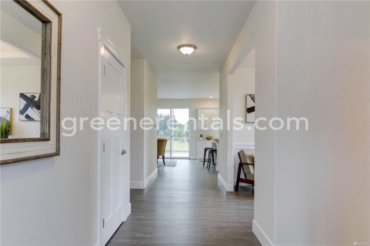2531 79th Ave Se - Photo 3 of 34