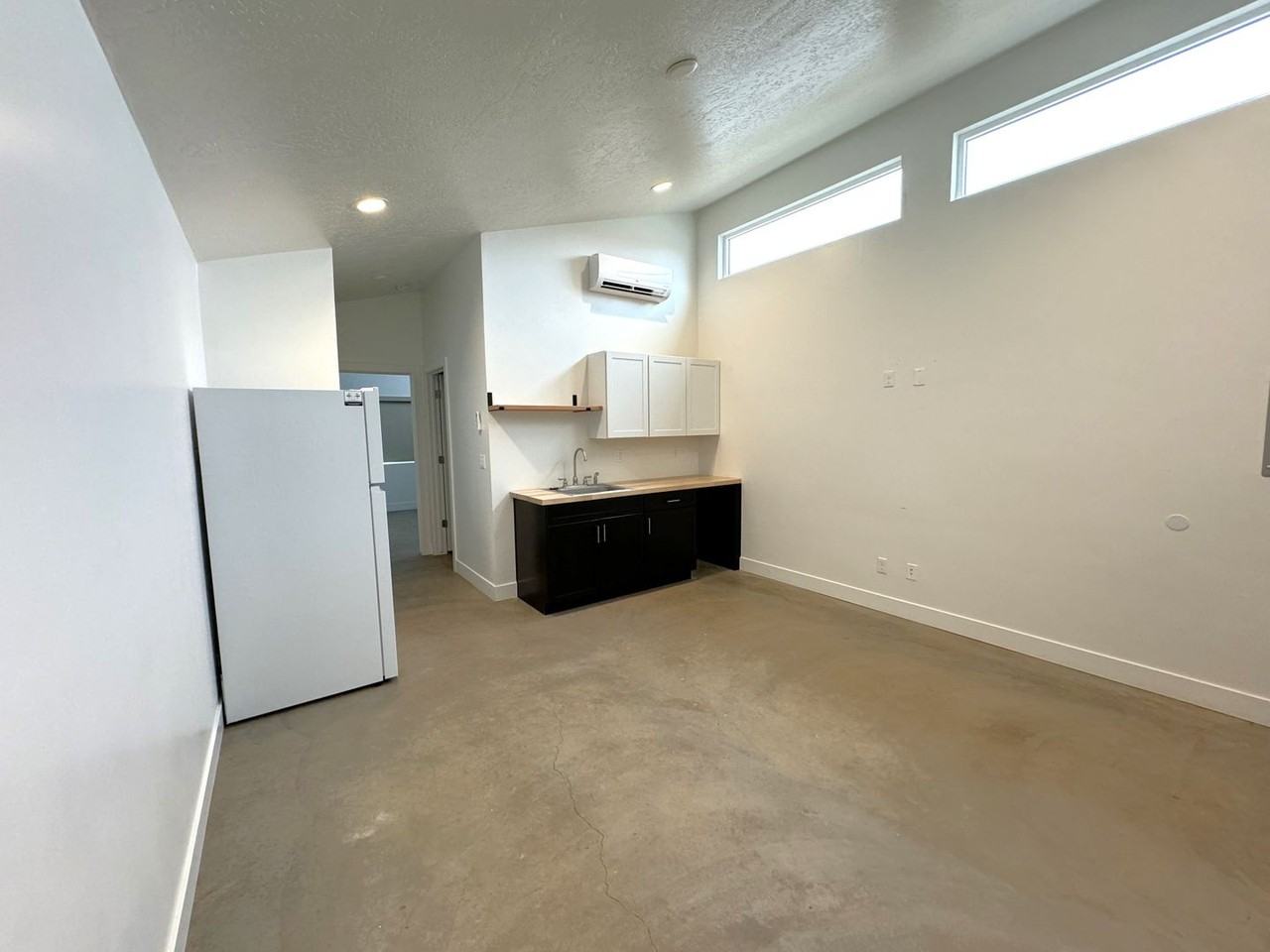 840 North Maple Street #9 - Photo 4 of 12