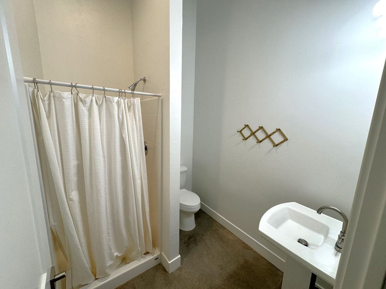 840 North Maple Street #9 - Photo 7 of 12