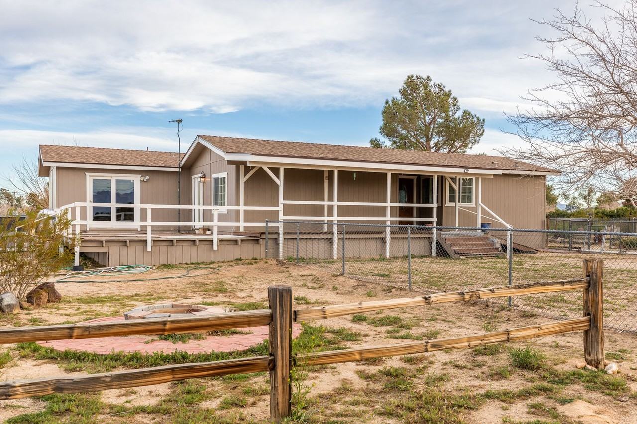 723 N Everett St - Photo 3 of 30