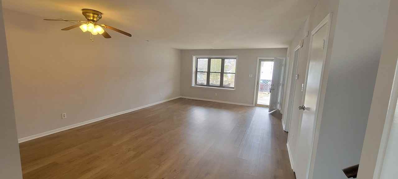 42 Hathaway Dr - Photo 2 of 17