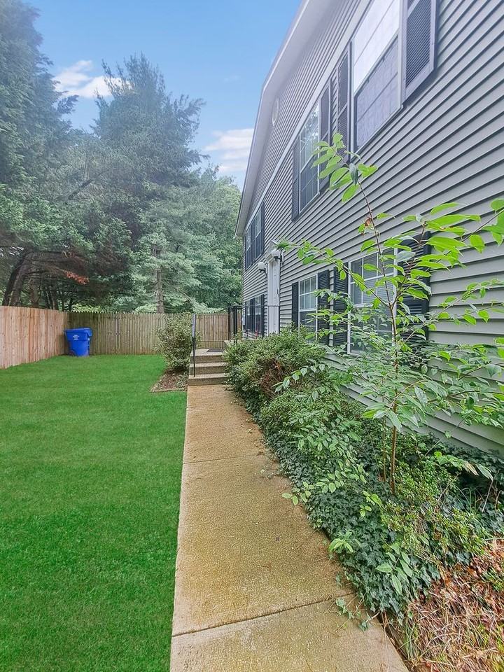 1015 Red Lion Ct - Photo 2 of 32