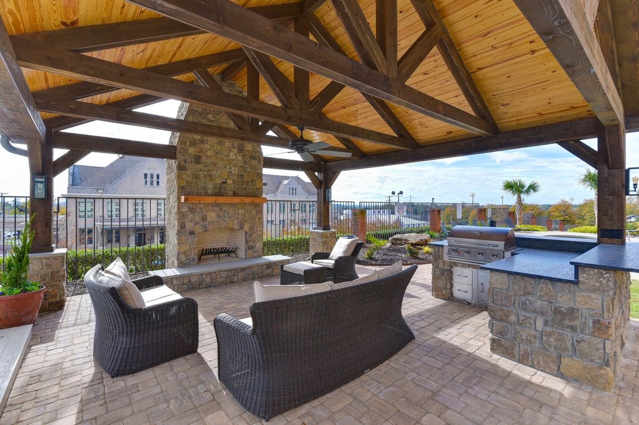 1100 Wheat St - Photo 6 of 17