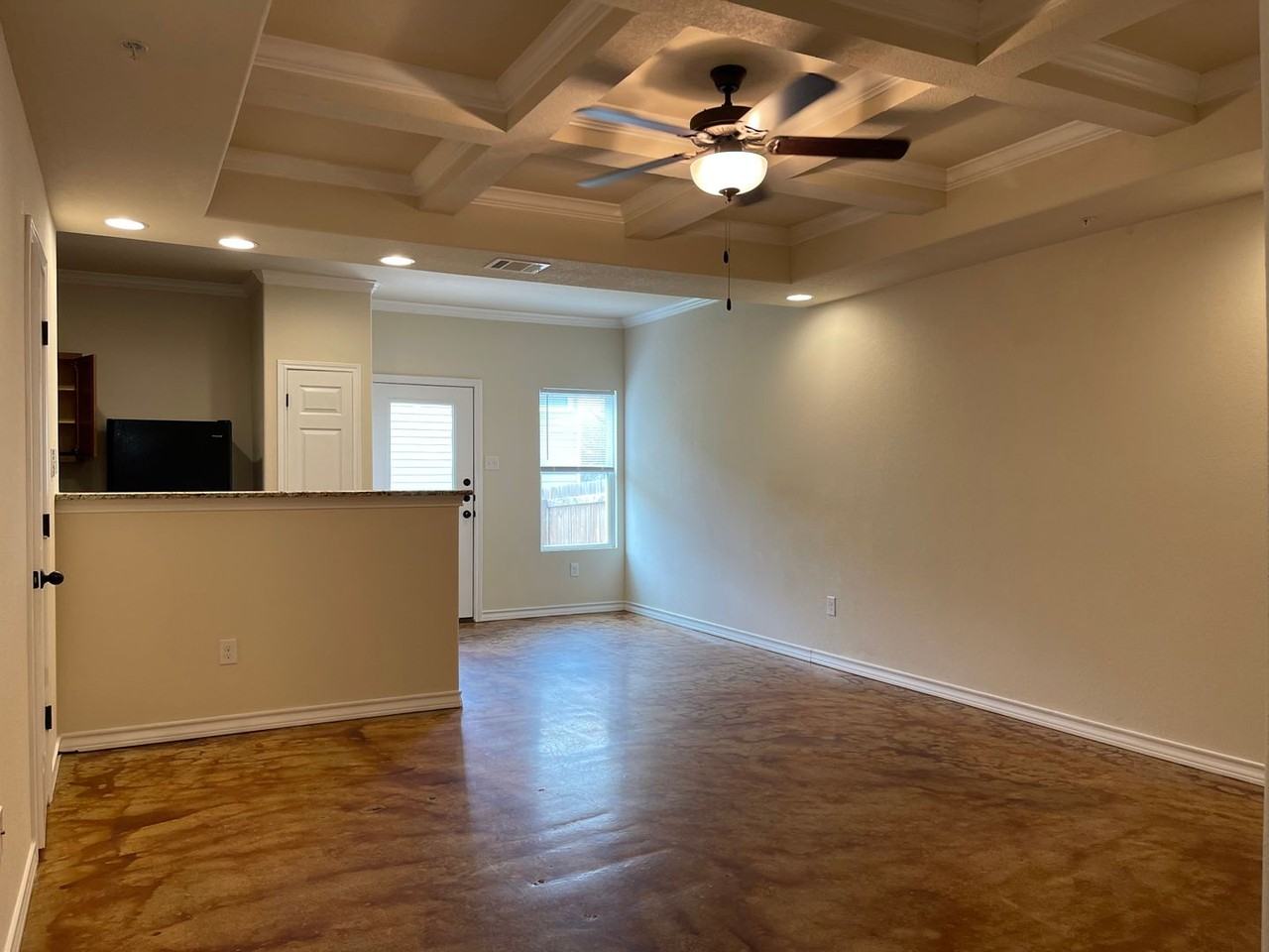 6411 Melanzane Ave #4 - Photo 4 of 15