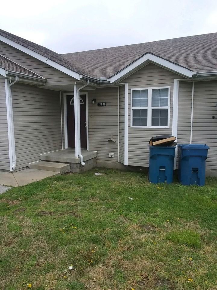 3209 E Markwardt Ave - Photo 2 of 17