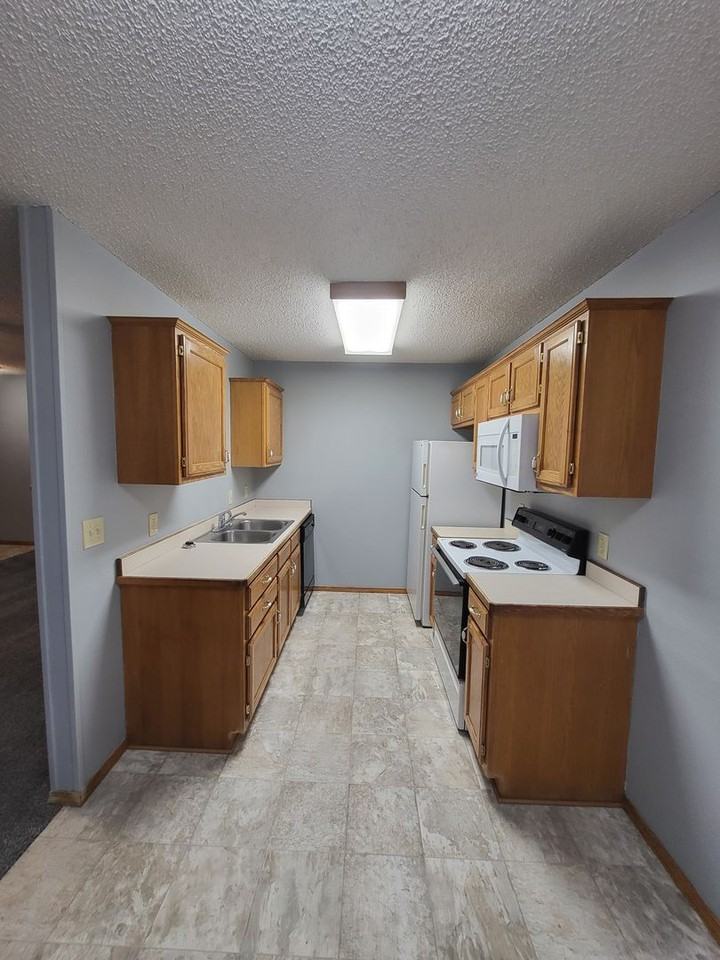 3209 E Markwardt Ave - Photo 7 of 17