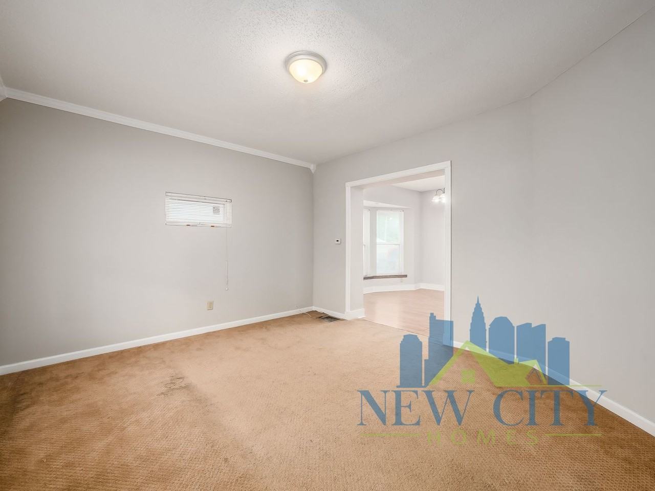 779 E Starr Ave - Photo 3 of 18