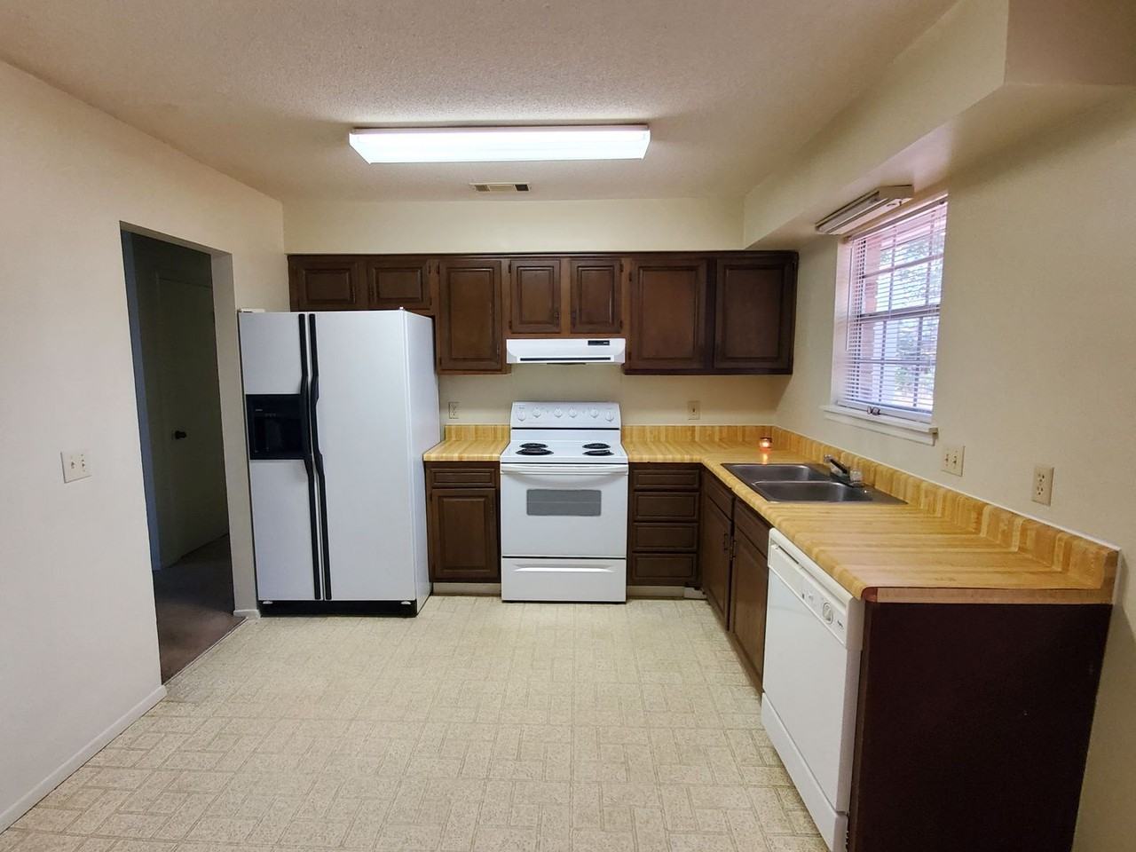 431 Edgewater Rd - Photo 2 of 10