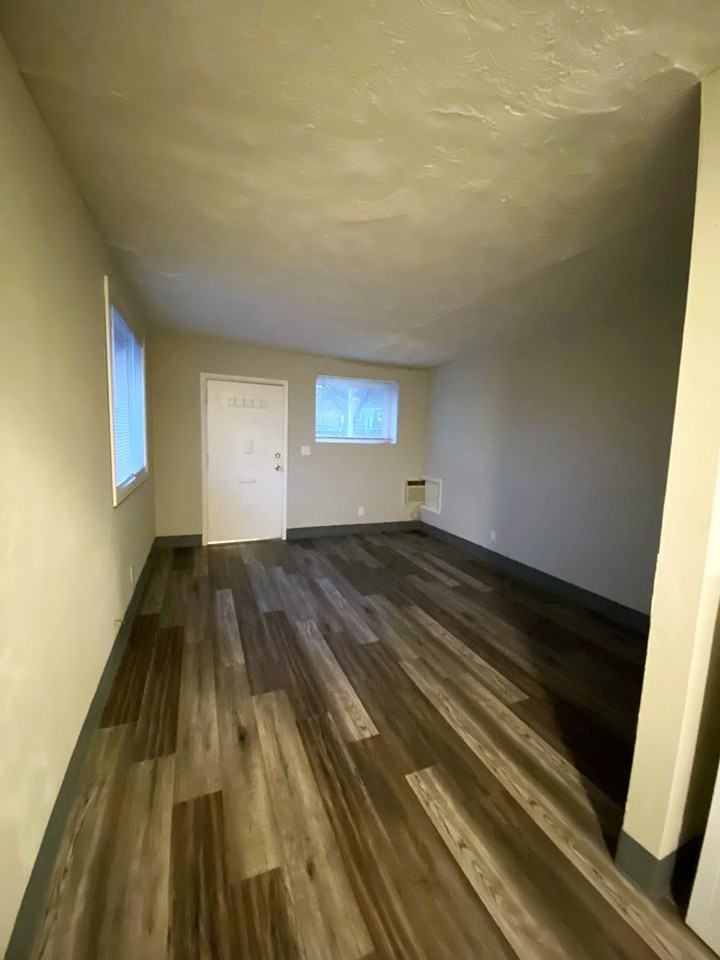 1613 Radio Rd #C - Photo 3 of 7