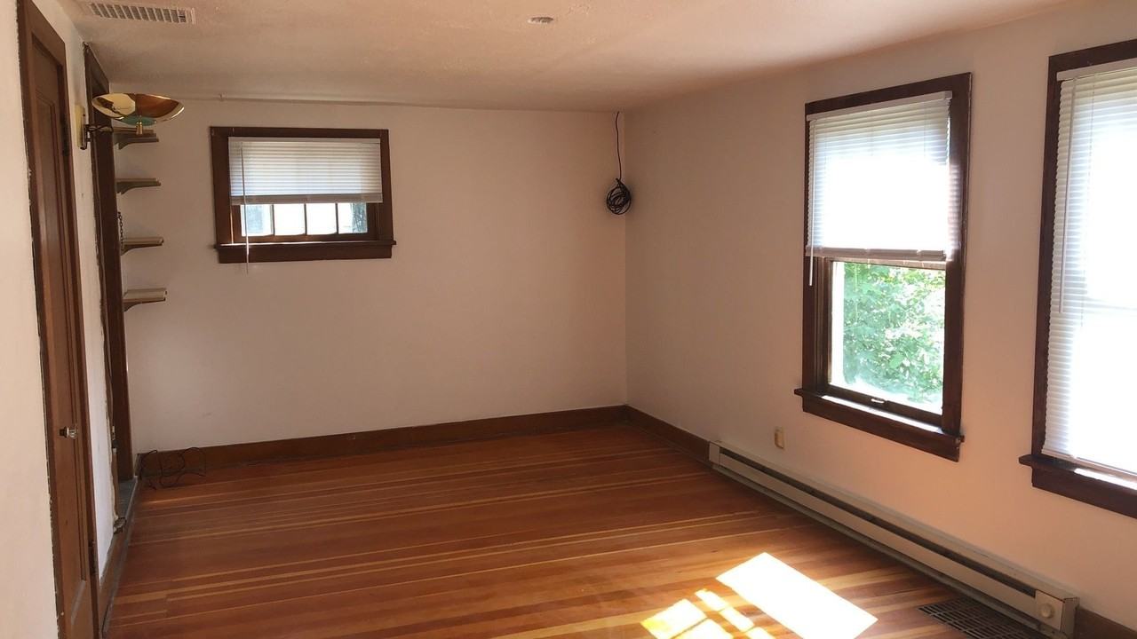 468 Ne Maiden Ln - Photo 2 of 18