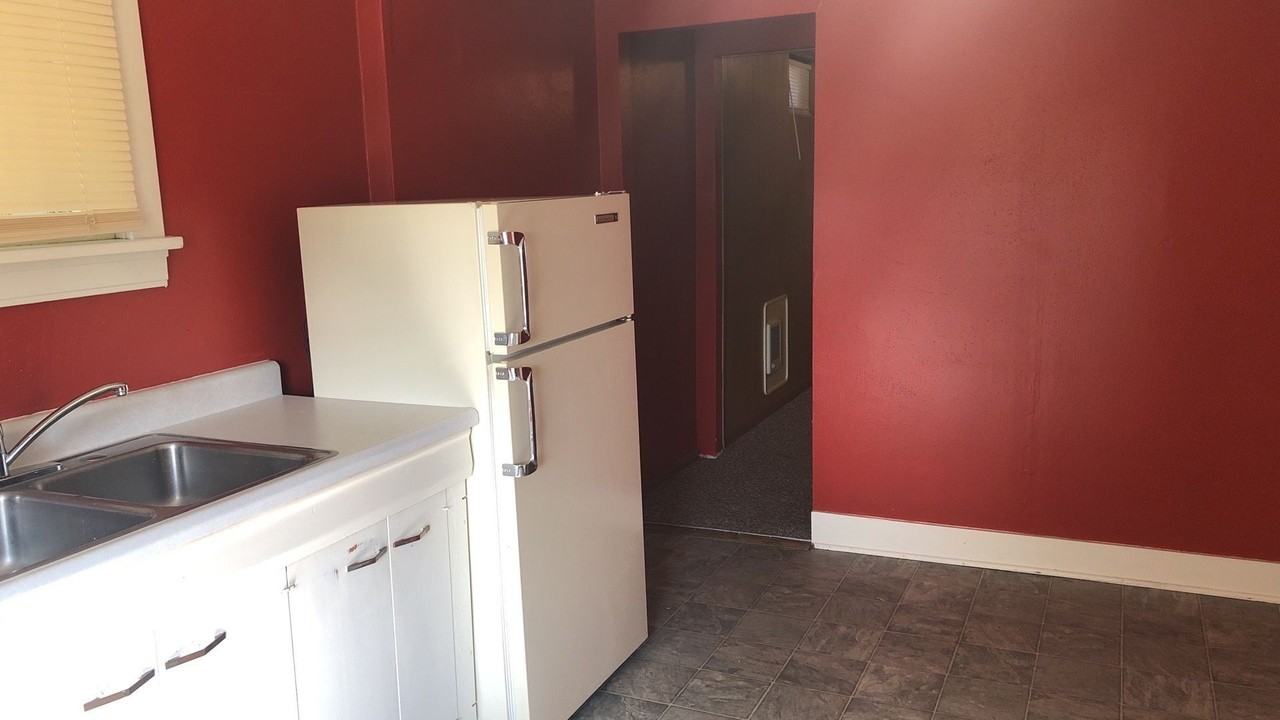 468 Ne Maiden Ln - Photo 5 of 18