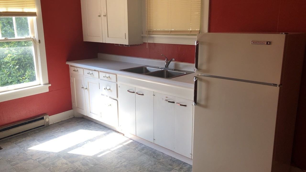 468 Ne Maiden Ln - Photo 6 of 18