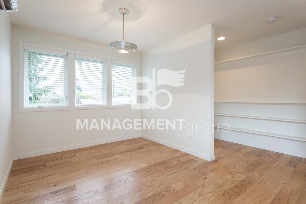 4036 Ne Garfield Ave - Photo 5 of 17