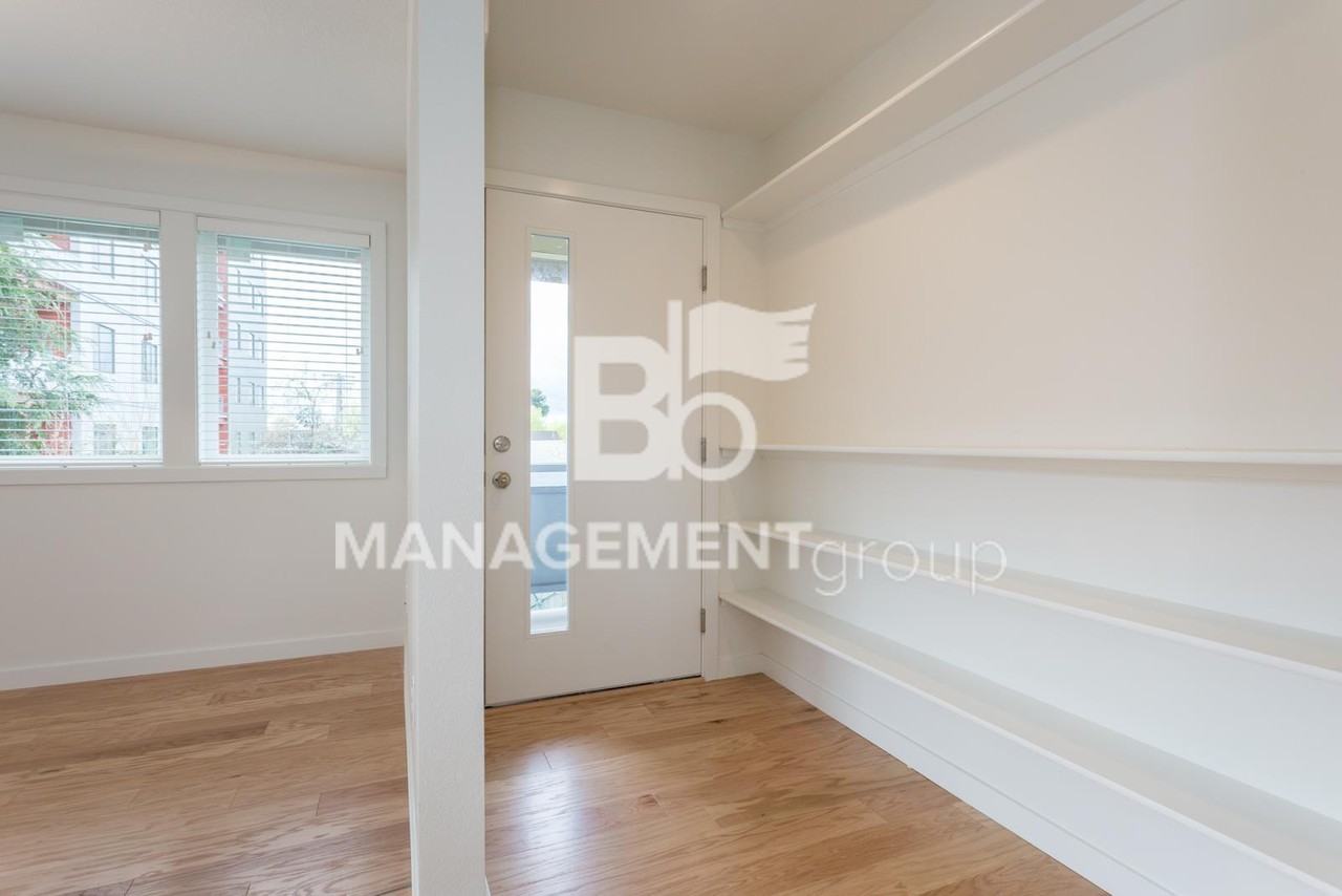 4036 Ne Garfield Ave - Photo 6 of 17