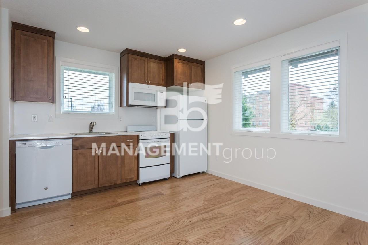 4036 Ne Garfield Ave - Photo 7 of 17