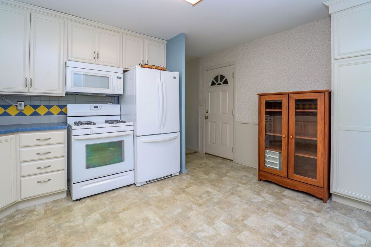 1506 Saint Andrew St - Photo 4 of 15