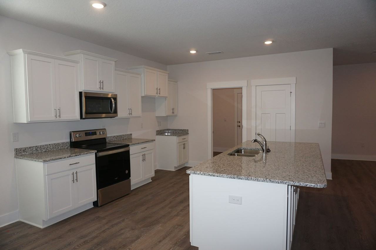 1621 Amaya Ln - Photo 6 of 26