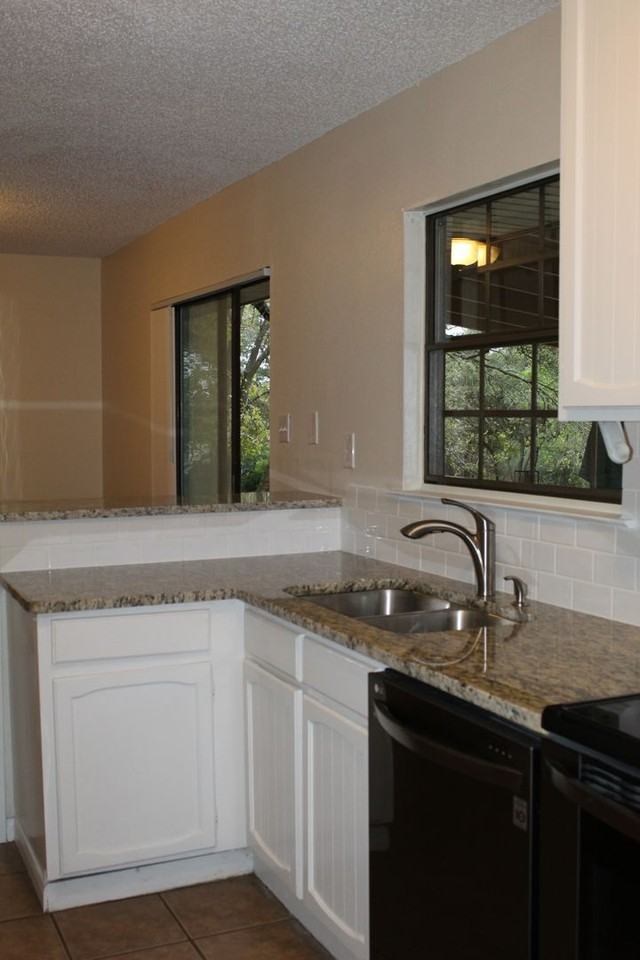 8 S Bowman Dr - Photo 5 of 18