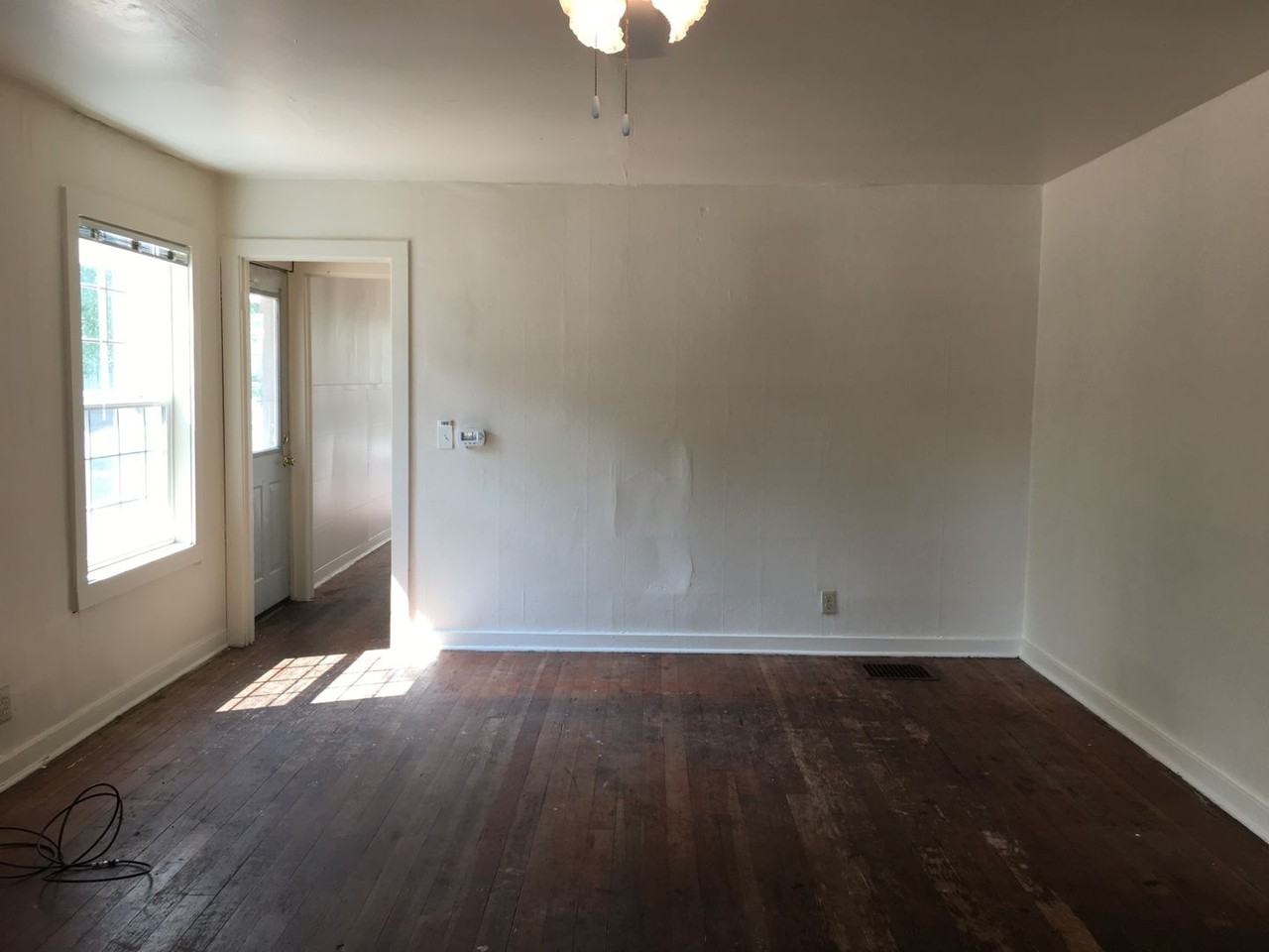 2288 Hilyard St - Photo 5 of 30