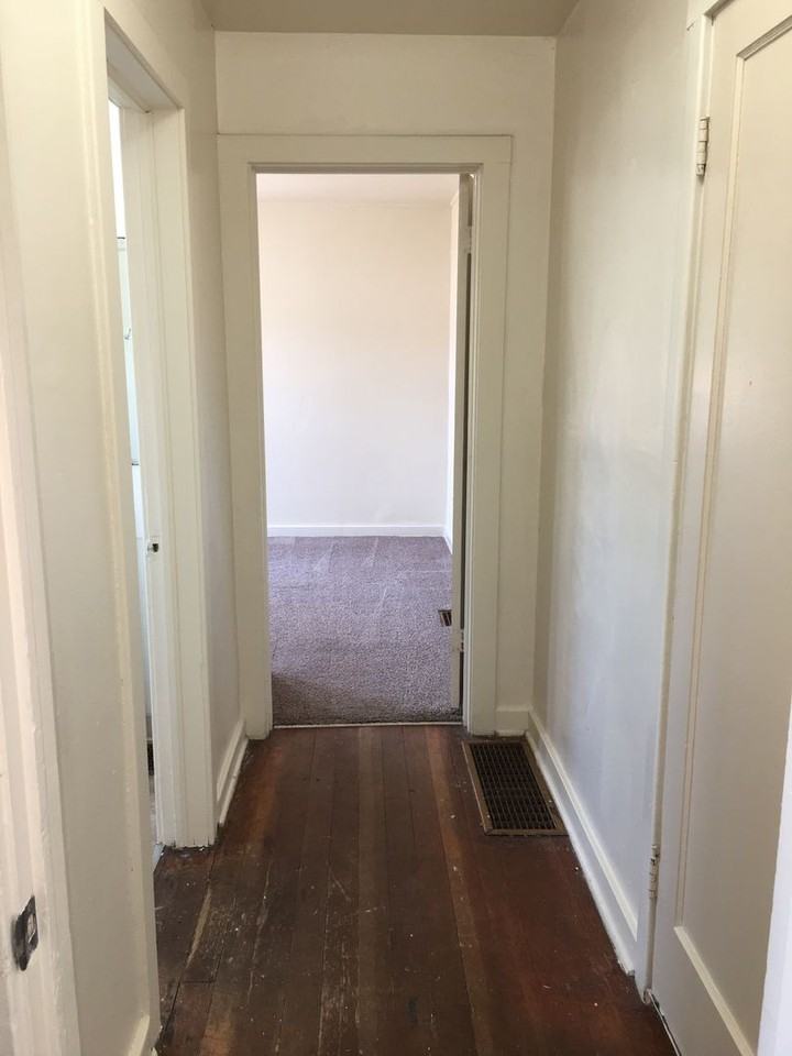 2288 Hilyard St - Photo 6 of 30