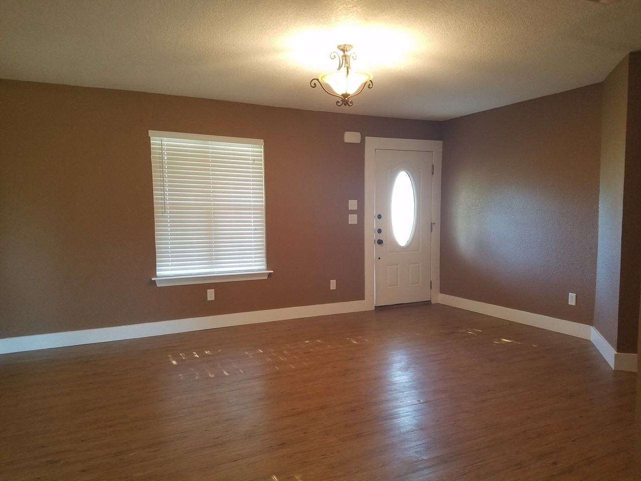 1249 Lacy Dr - Photo 3 of 6