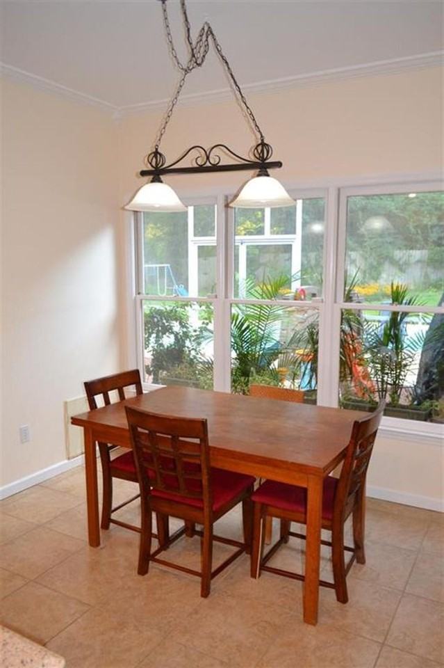 210 S Oak Ridge Dr - Photo 3 of 14