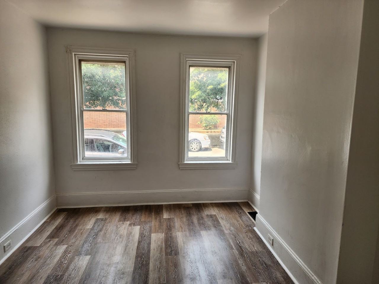 722 N Pine St - Photo 3 of 19