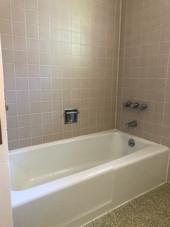 5040 16th Ave Ne - Photo 6 of 13