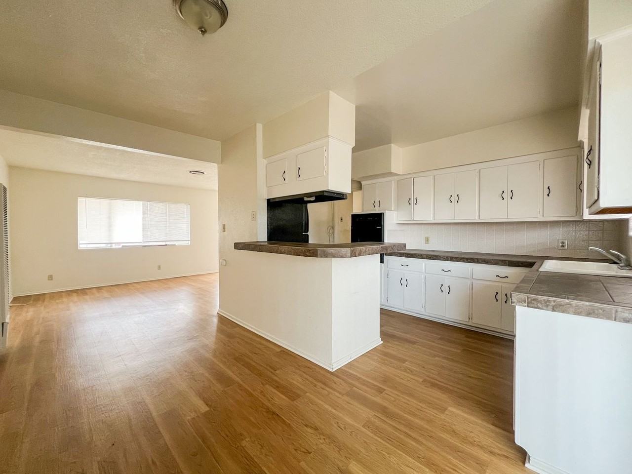 6256 Lupine Ave - Photo 4 of 14