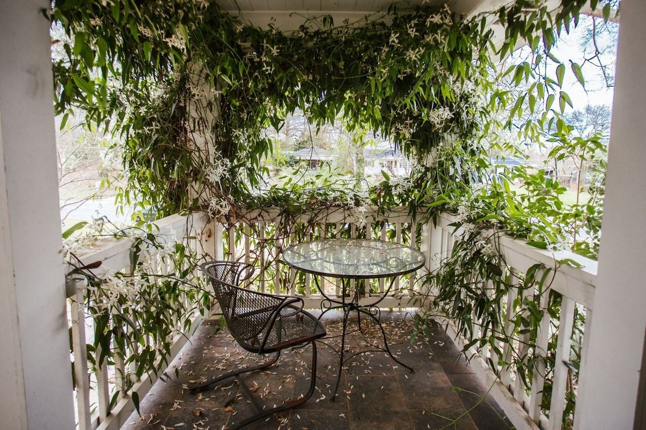 284 The Plz - Photo 3 of 23