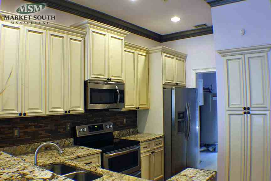 335 W Charlton St - Photo 2 of 18