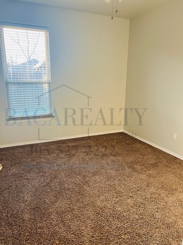 699 Ne 20th Ter - Photo 5 of 14