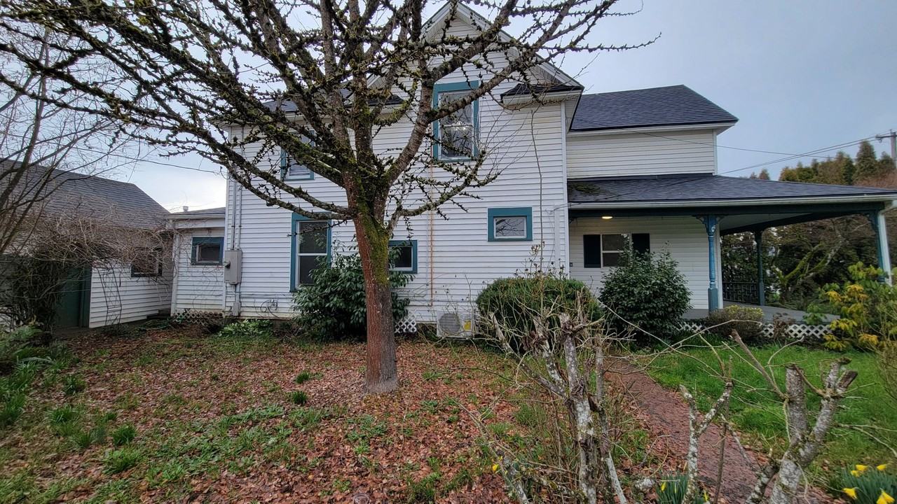 244 Se Sheridan Rd - Photo 2 of 26