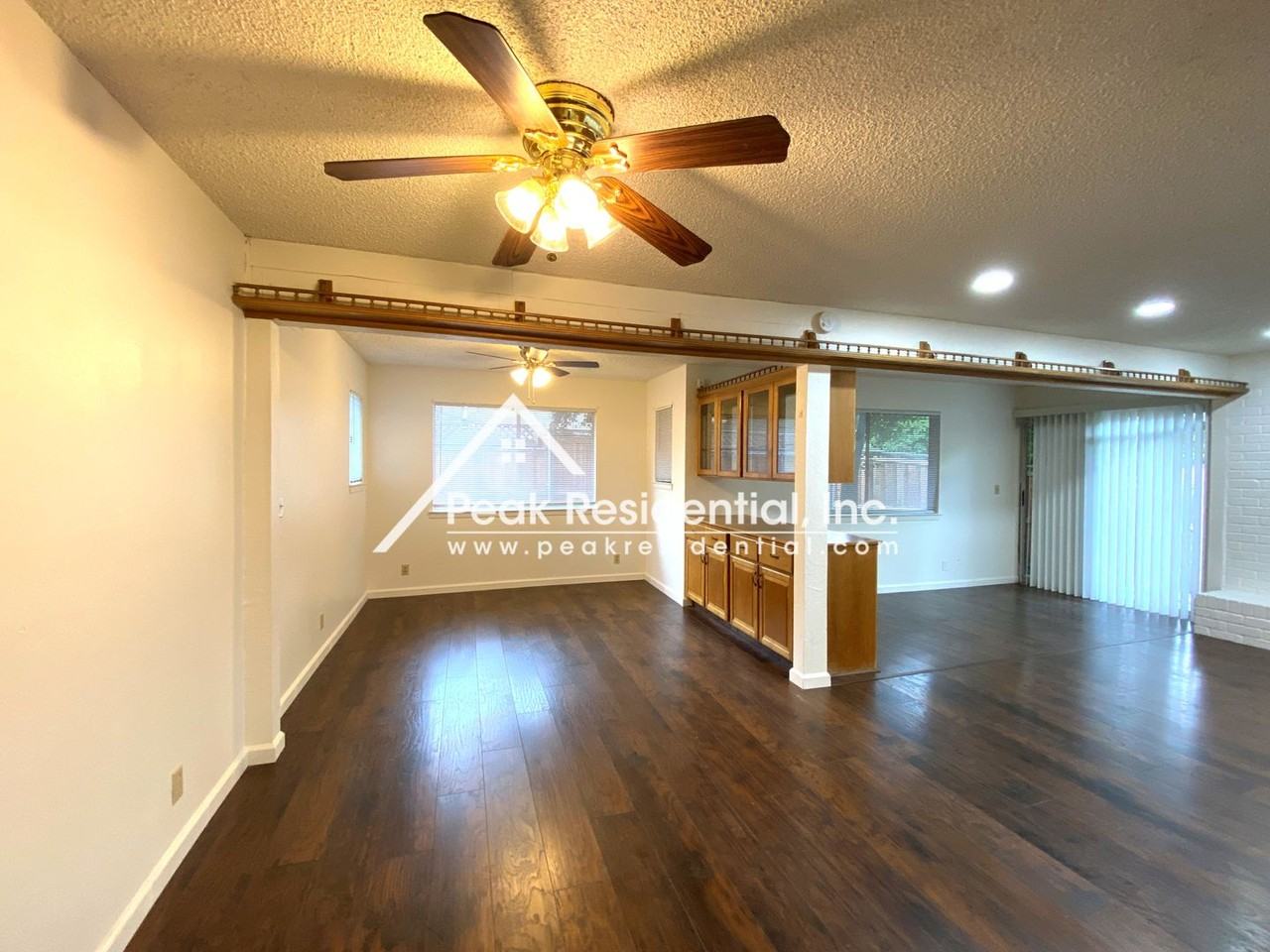 5560 Eastridge Dr - Photo 5 of 21